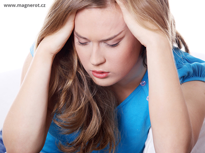 Přemenstruační syndrom PMS - příznaky, závratě, teplota, bolest, magnesium