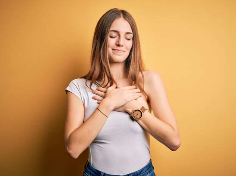 Jak zklidnit tělo i mysl, když vám stres rozbuší srdce